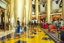 Bên trong khách sạn 1 tỷ USD sang trọng nhất thế giới