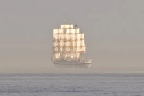 Giải mã bí ẩn hiện tượng 'con tàu ma' kỳ bí nhất thế giới