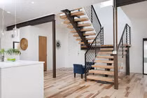 Dễ tán gia bại sản vì phạm sai lầm phong thủy cầu thang này