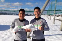 Đức Huy và Duy Mạnh 'đánh lẻ' hẹn hò, còn tố đồng đội tham ăn