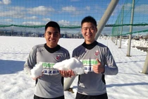 Đức Huy và Duy Mạnh 'đánh lẻ' hẹn hò, còn tố đồng đội tham ăn