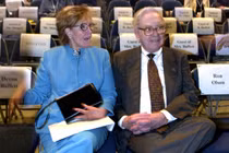 Người vợ “kỳ lạ” của tỷ phú nổi tiếng Warren Buffett