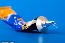 Nghi vợ ngoại tình với 4 người đàn ông, chồng hành động sốc