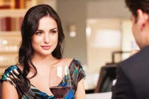 Tiếc "phát ốm" khi thấy vợ cũ ngày càng sang trọng và quyến rũ