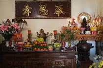 Ngày Rằm, nên thắp trên bàn thờ bao nhiêu nén hương để thu hút tài lộc