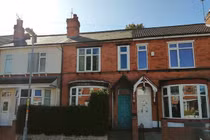 Treo giá rẻ như cho, ai can đảm mới mua ngôi nhà "đáng sợ" này