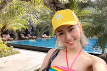 Thúy Ngân khoe đường cong sexy ở Bali
