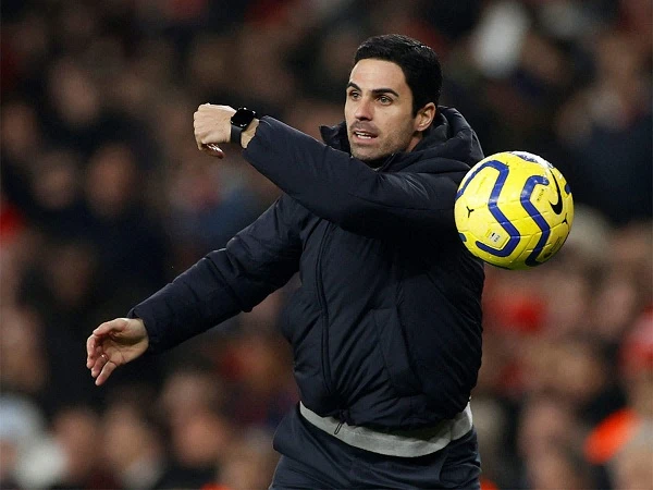 Vật bất ly thân của HLV Arsenal Mikel Arteta