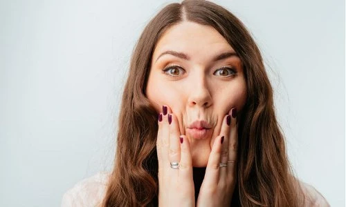 Mẹo đơn giản giảm béo giúp khuôn mặt thon gọn bất ngờ