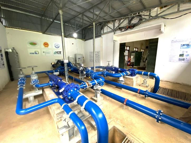 Chiếc máy bơm độc đáo không dùng điện vẫn đưa nước tới vùng cao