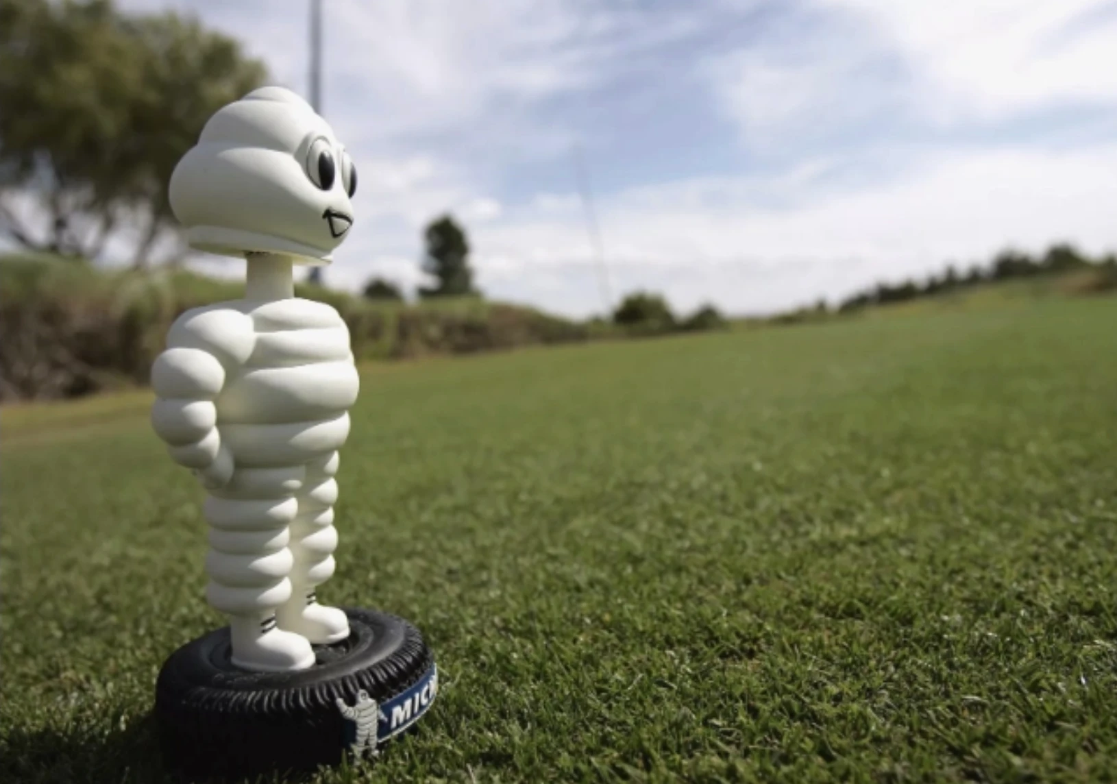 Những tee marker ấn tượng, vui nhộn ở các giải golf chuyên nghiệp