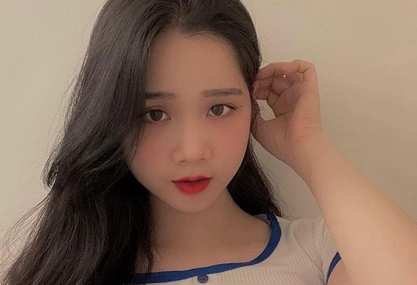 Mặt như thiên thần, hotgirl gây choáng vì “phong cách” lạ