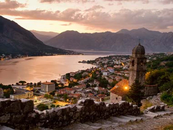 Trải nghiệm những ngôi làng bí ẩn ở châu Âu 