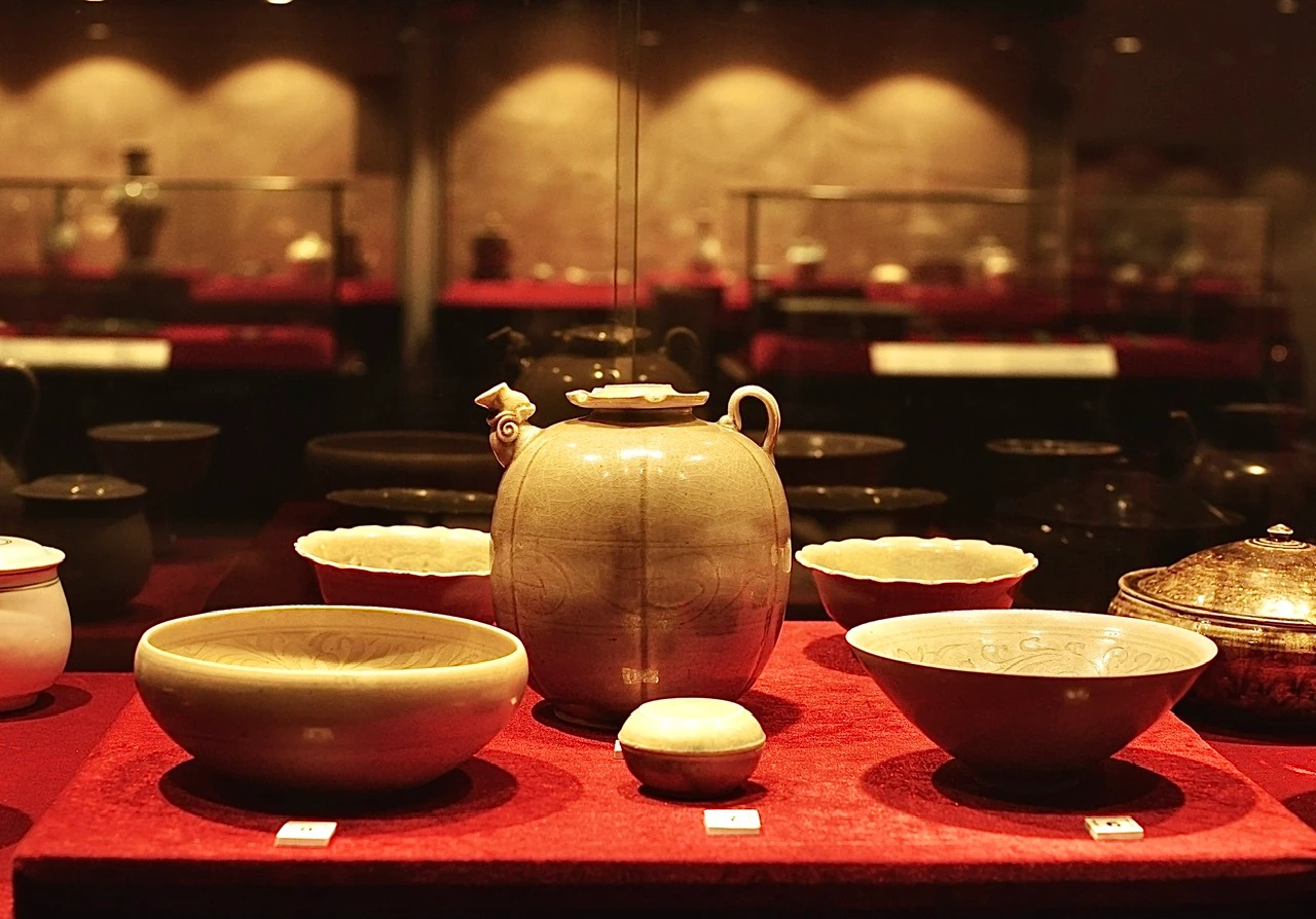 Hé lộ loạt cổ vật gốm vô giá của Việt Nam từ trăm năm trước