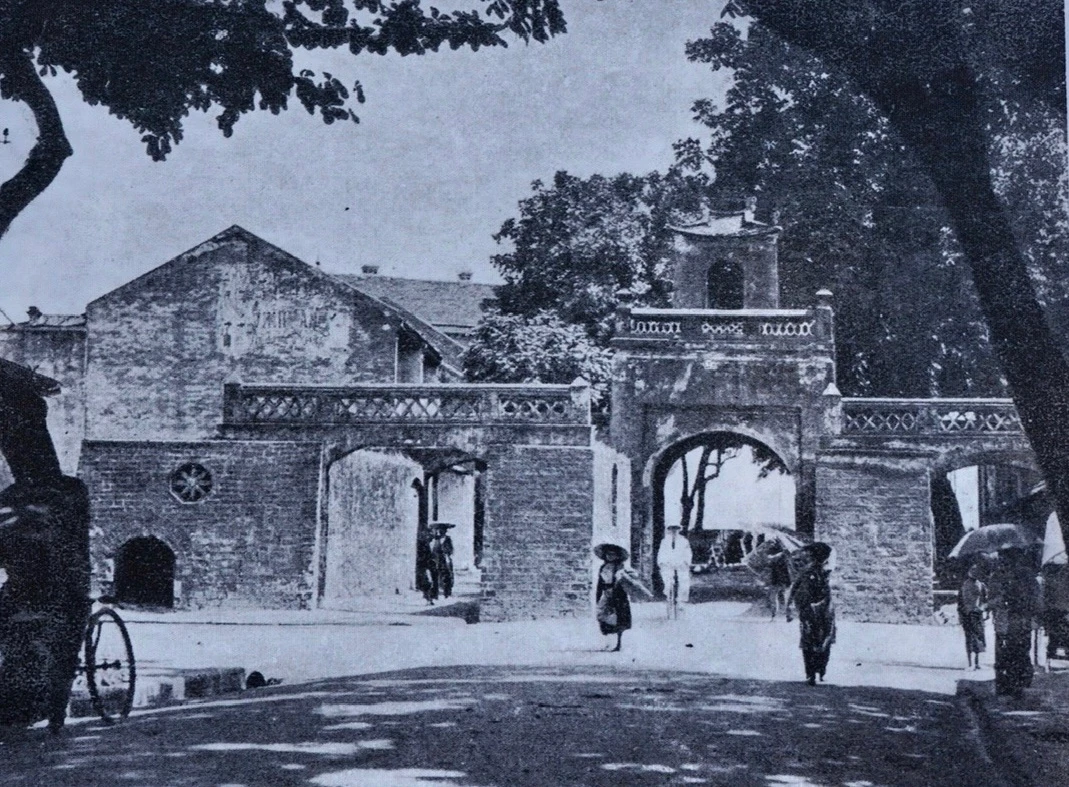 Xúc động hình ảnh hiếm có về “Hà Nội và những Cửa Ô" xưa