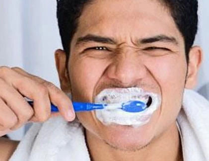 Ngừa ung thư miệng đơn giản bằng chỉ nha khoa