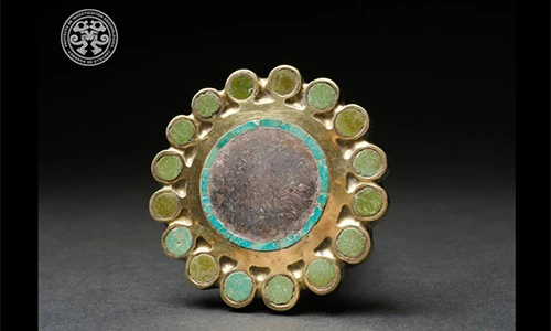 Khai quật lăng mộ cổ, vàng bạc châu báu bất ngờ lộ diện