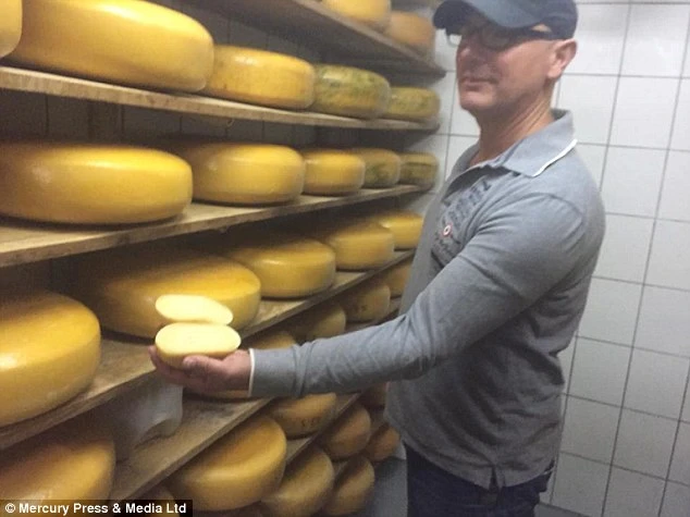 Phô mai sữa lợn đắt nhất thế giới có gì đặc biệt?