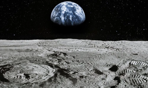 Phát hiện "thủ phạm" tạo ra các miệng hố lạ lùng trên Mặt trăng 