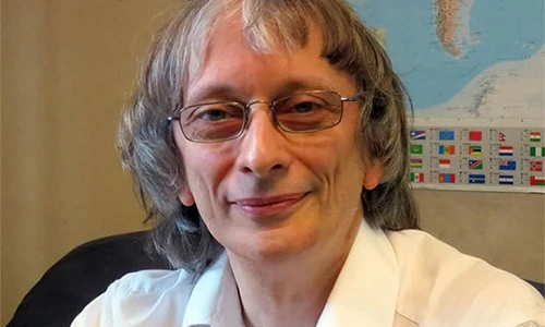 Cha đẻ máy tính lượng tử xuất sắc giành giải thưởng “Oscar của khoa học“