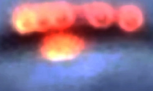 Nhân chứng kể lại lần giáp mặt UFO hình vòng lửa đỏ
