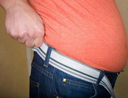 Cái chết từ từ đến bởi chiếc thắt lưng da