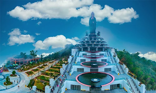 Top 3 đỉnh núi linh thiêng nhất Việt Nam, ai cũng muốn đến một lần