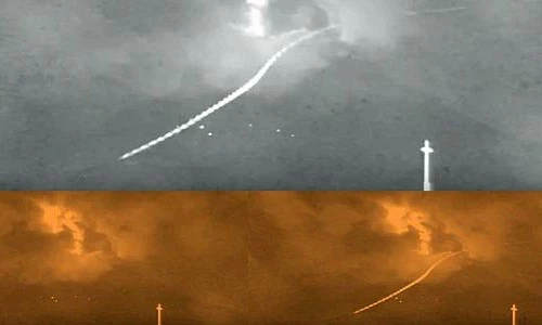 Xôn xao vật thể nghi UFO bay "chóng mặt" ở Mexico