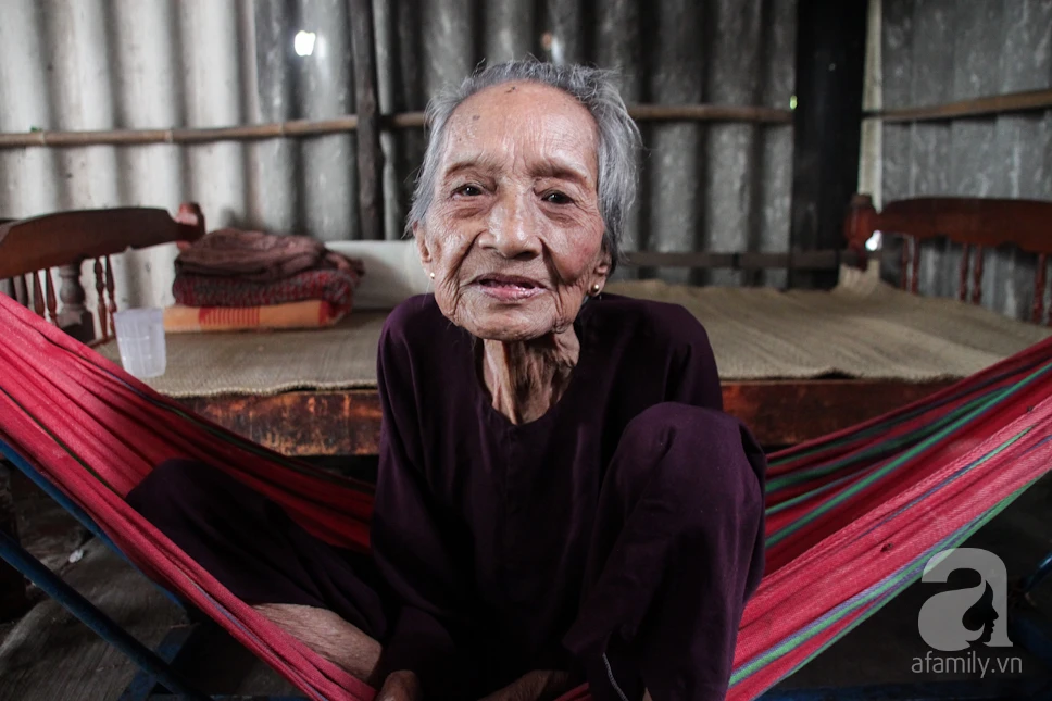 Loạt ảnh cuộc sống cụ bà VN cao tuổi nhất thế giới