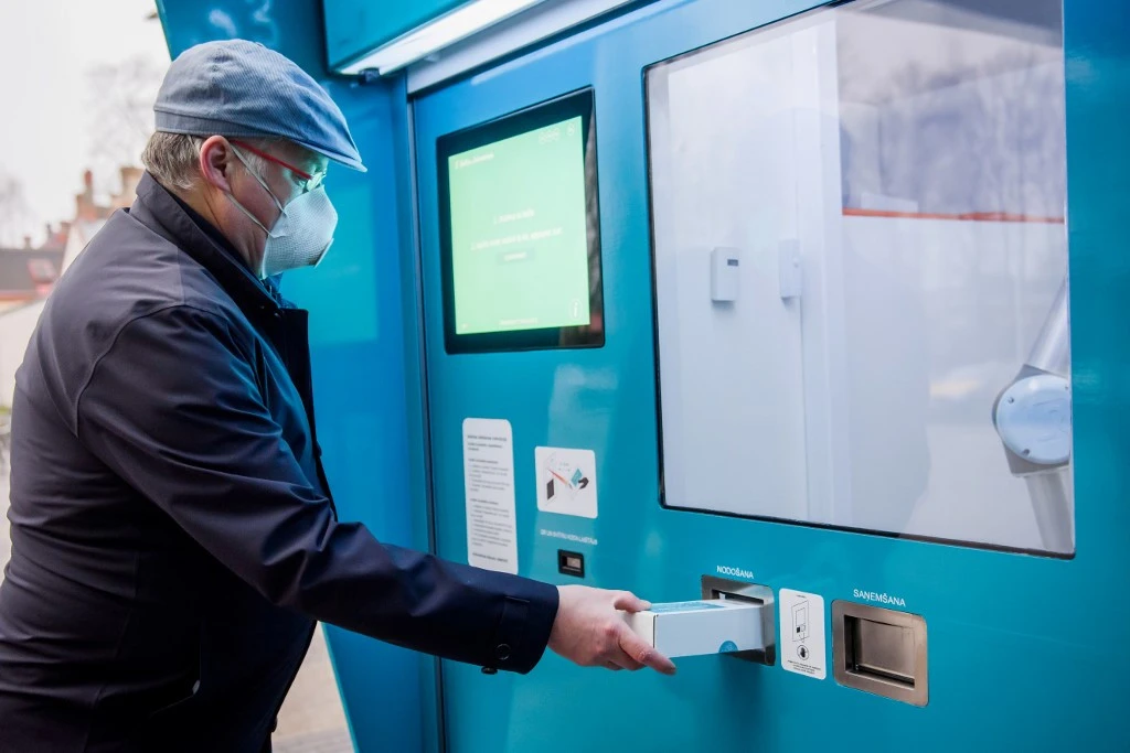 Cận cảnh trạm kiểm tra COVID-19 tự động đầu tiên thế giới