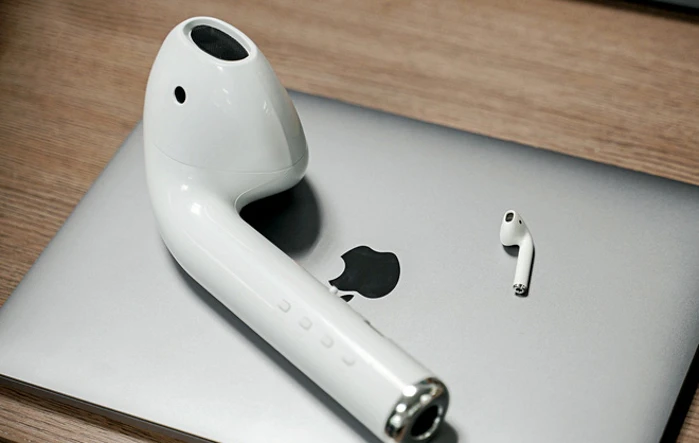 Tai nghe AirPods khổng lồ đang được săn lùng trên mạng có gì hot?