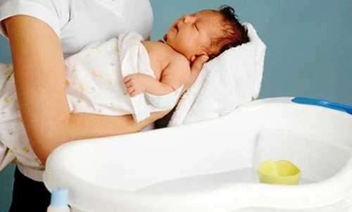 5 nguyên tắc tắm an toàn khi trời chuyển rét siêu cấp