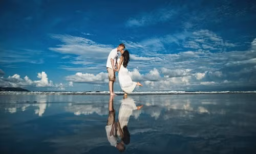 Năm mới ngắm ảnh cưới đẹp mê li của dâu Việt rể Tây