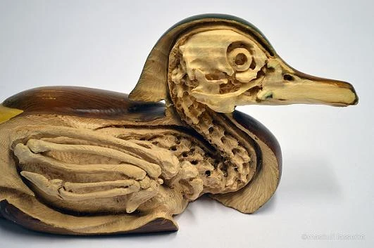 Rợn người với quà lưu niệm đầu lâu, xương xẩu