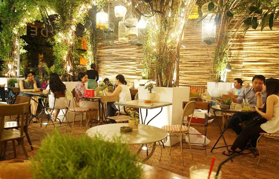 Điểm danh quán cà phê sang chảnh nhất nhì Sài Gòn