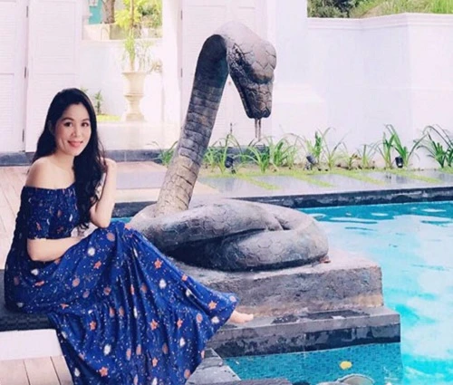 Chồng đặc chất nông dân, bà xã MC Quyền Linh lại cực kỳ sành mốt