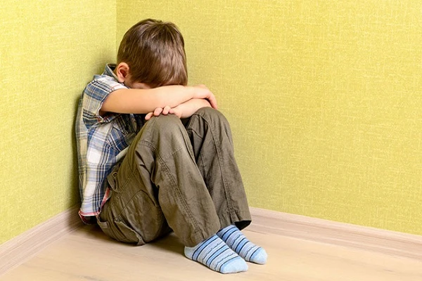 Dấu hiệu trẻ bị bắt nạt ở trường song không dám nói
