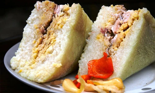 Mẹo ăn bánh chưng thả ga không lo nổi mụn và tăng cân