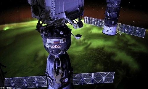 Mê mẩn bộ ảnh vũ trụ cực đẹp của phi hành gia Don Pettit