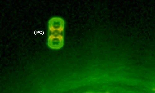 Kinh ngạc vật thể bay kỳ lạ giống UFO hình số 8