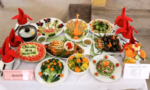 Khỏi vắt óc suy nghĩ, đây là 2 mâm cơm ngon hết ý cho ngày 20/10