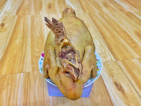 Cười "thả phanh" siêu phẩm gà cúng Rằm tháng Giêng phiên bản lỗi