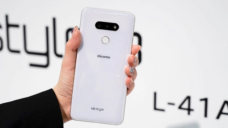 LG bất ngờ tung ra sản phẩm Style 3 có tai thỏ giá tầm trung