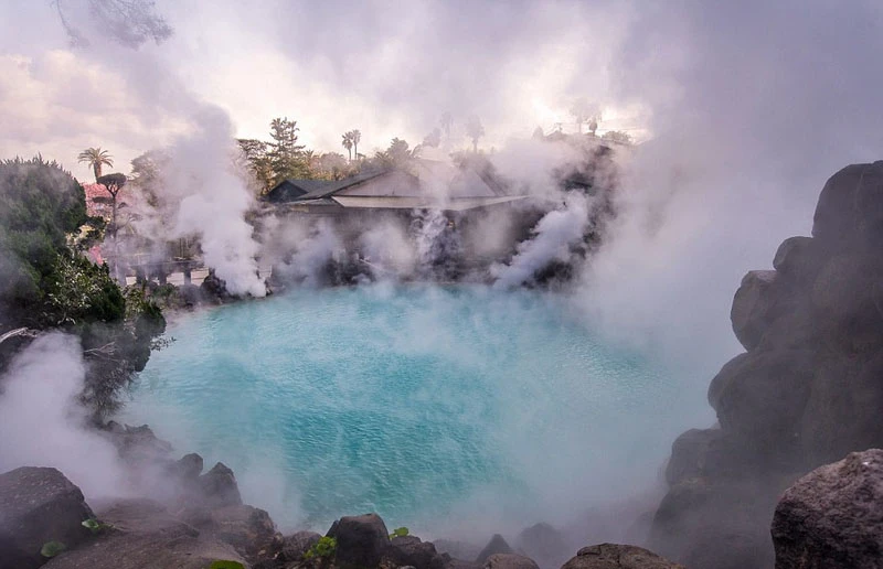 Khám phá thánh địa suối nước nóng của Nhật Bản