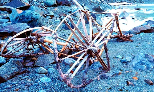 Đường sông băng bất ngờ tan chảy, cổ vật bí ẩn xuất đầu lộ diện 