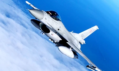 Tên lửa S-400 nỗi sợ lớn nhất của phi công F-16 Ukraine