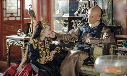 Hé lộ mối tình đơn phương đẫm nước mắt của hoàng đế Càn Long
