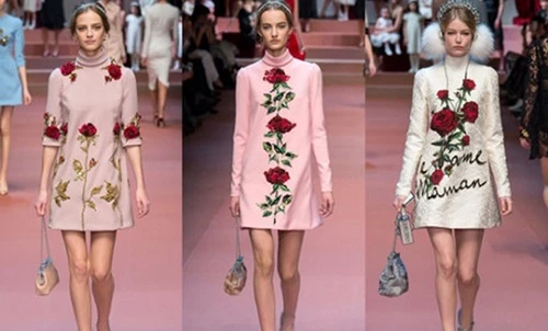 Bí quyết diện trang phục họa tiết hoa hồng cực đẹp ngày 8/3