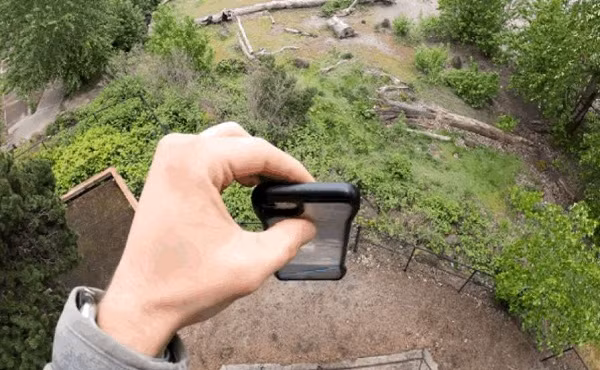 Kết quả bất ngờ khi thử thả rơi iPhone SE 2020 từ độ cao hơn 15m 