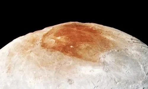 Giải mã vùng nắp đỏ trên mặt trăng Charon của sao Diêm Vương